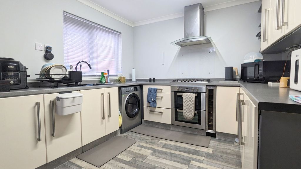 Property photo 3 of 22