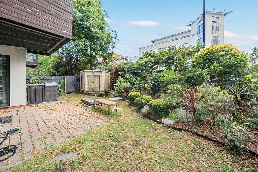 Property photo 3 of 12 Picture No. 01