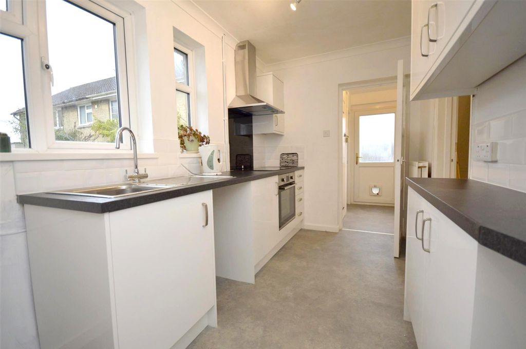 Property photo 2 of 14 Kitchen
