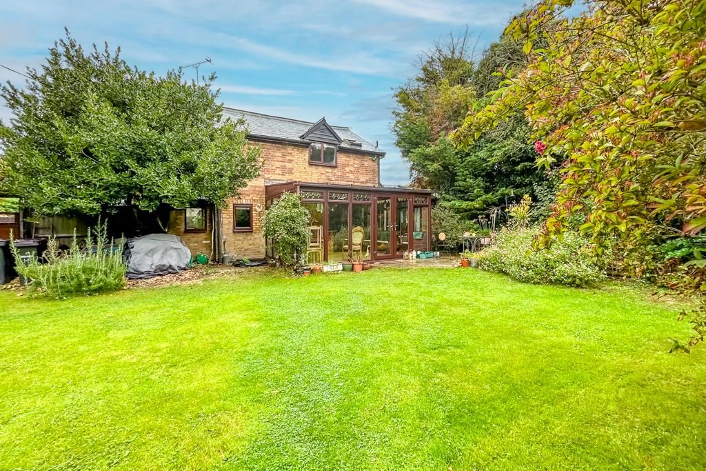 Property photo 2 of 27 Garden