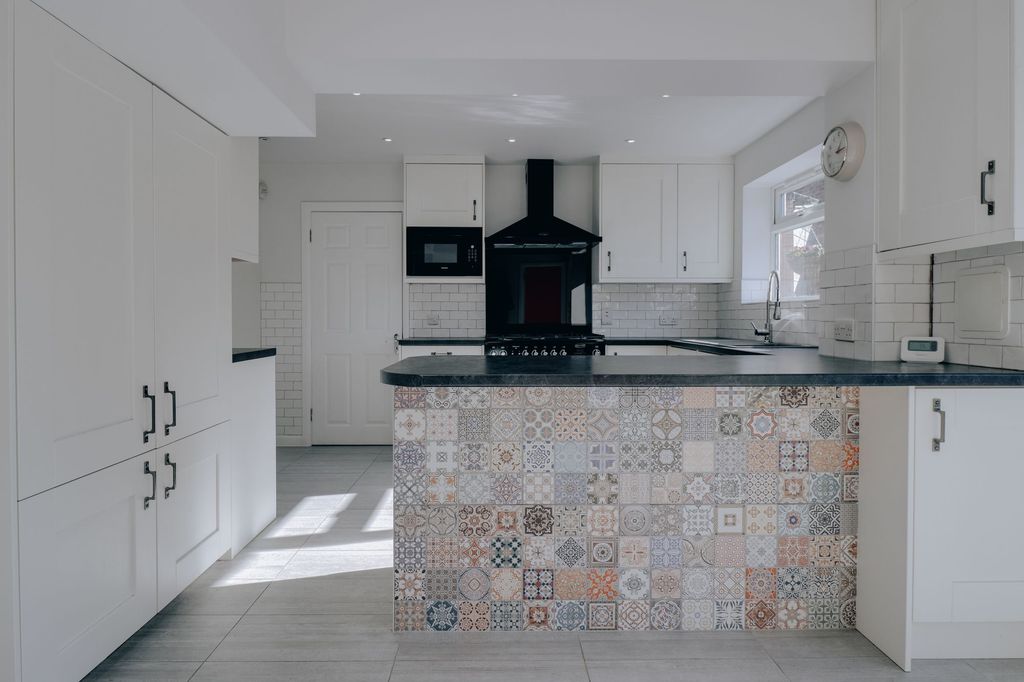 Property photo 1 of 14 Kitchen #2