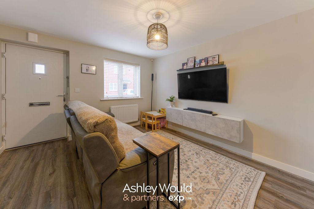 Property photo 3 of 22