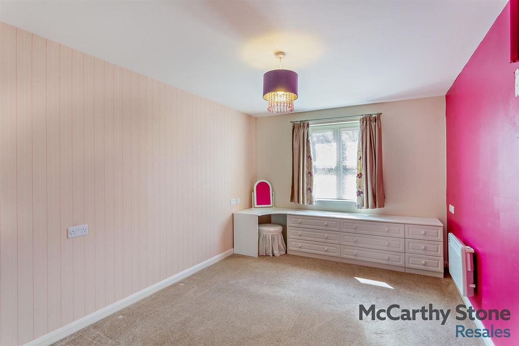 Property photo 3 of 21 8656442-Interior12-800.Jpg