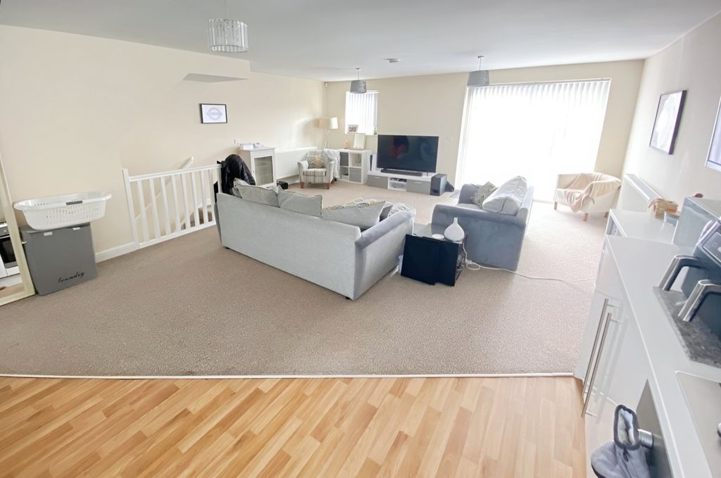 Property photo 2 of 11 Picture No. 20