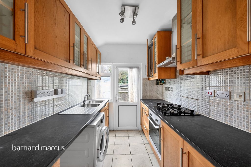 Property photo 2 of 17