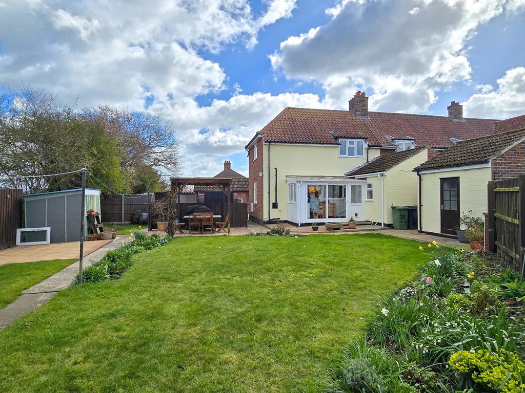 Property photo 3 of 28