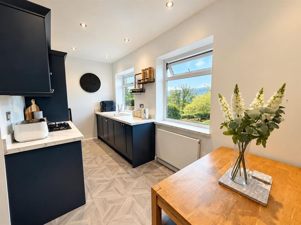 Property photo 2 of 16 Kitchen Dining Room