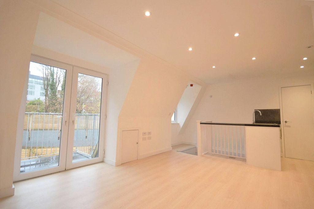 Property photo 2 of 11 Picture No. 20