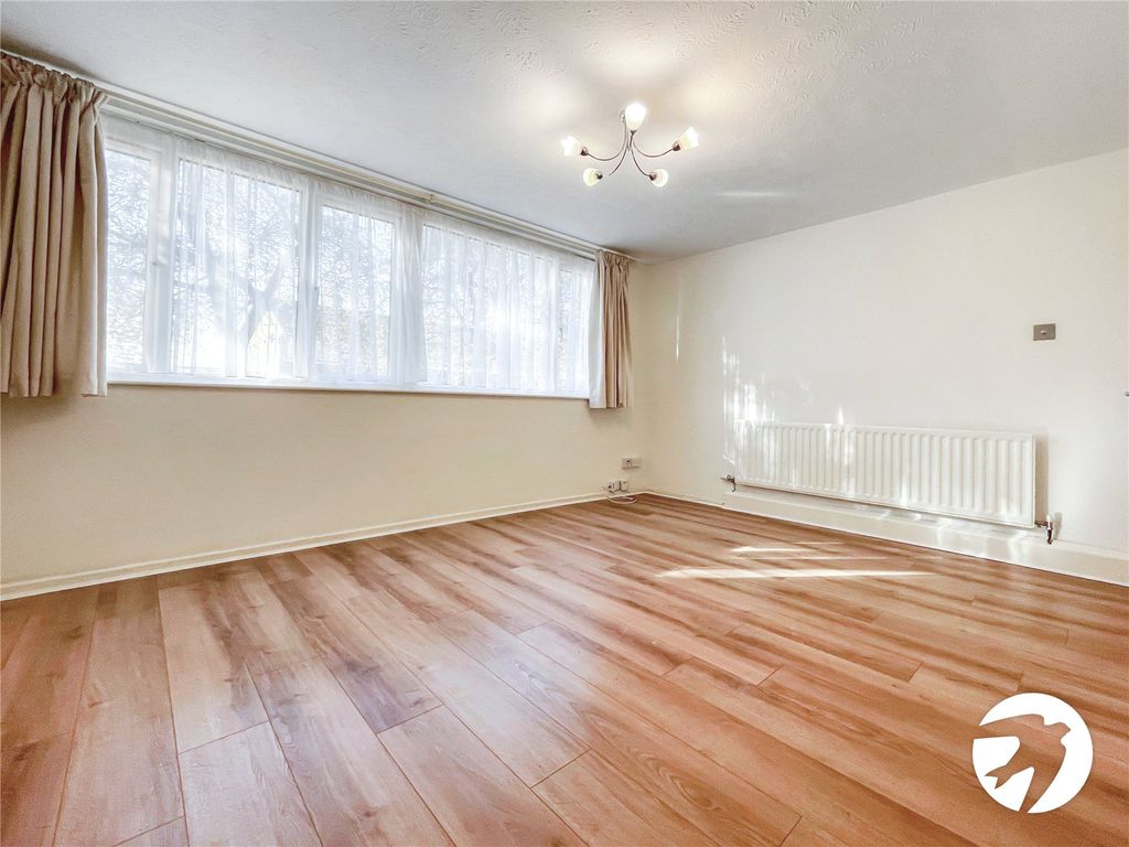 Property photo 2 of 7 Lounge