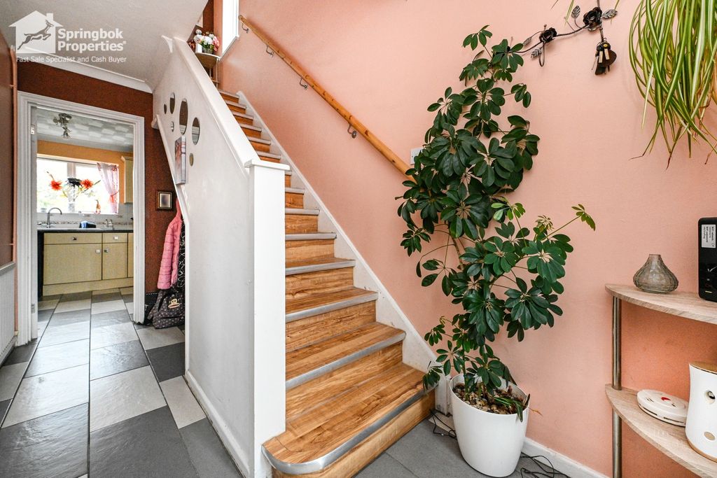 Property photo 3 of 17 Image 2