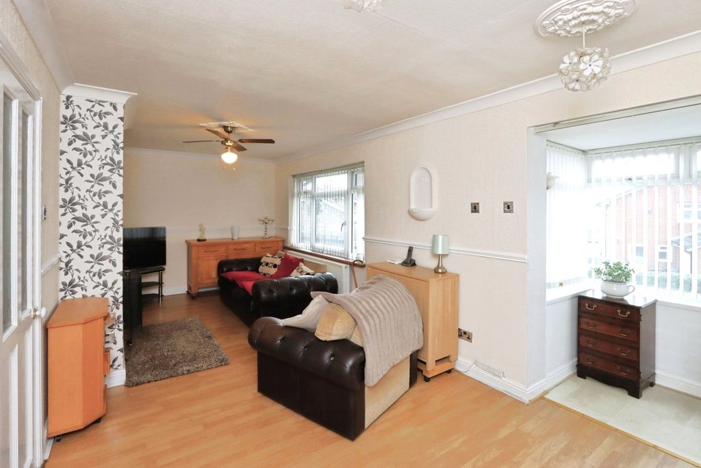 Property photo 3 of 17 Photo