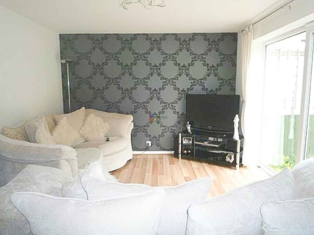 Property photo 2 of 5 Lounge