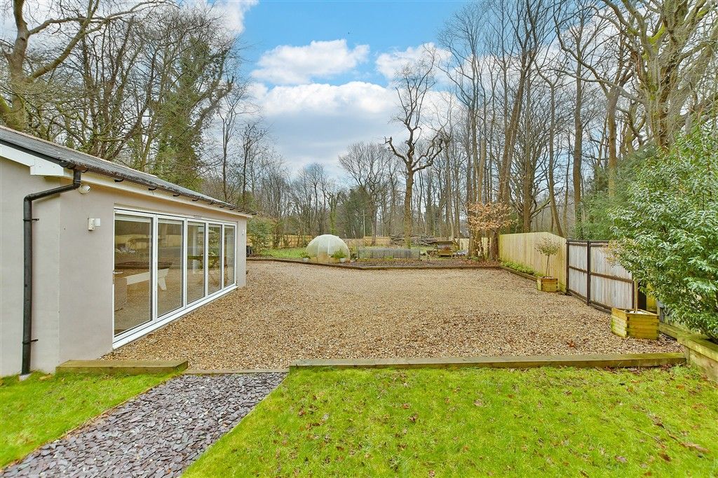 Property photo 2 of 14 Driveway/Parking