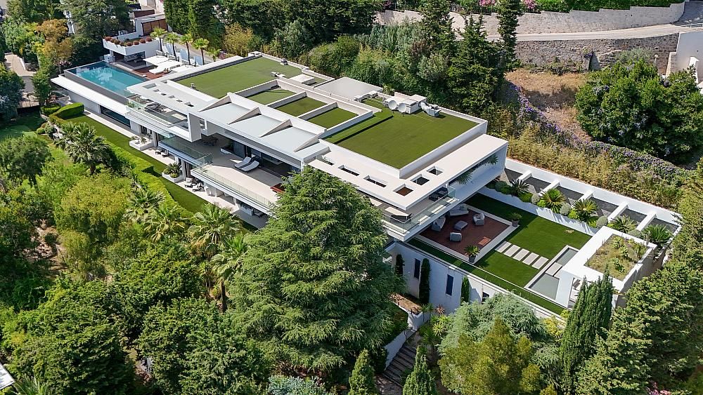 Property photo 3 of 44