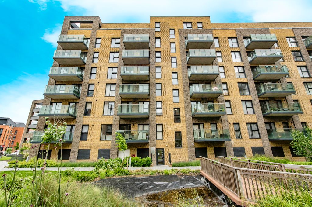 Property photo 1 of 18 Photography