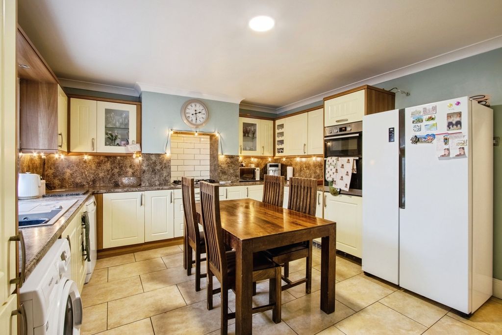 Property photo 3 of 17 Photo