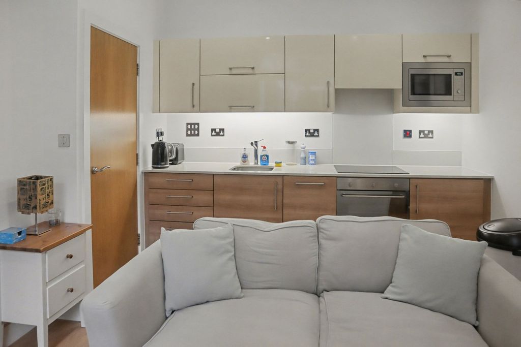 Property photo 3 of 11