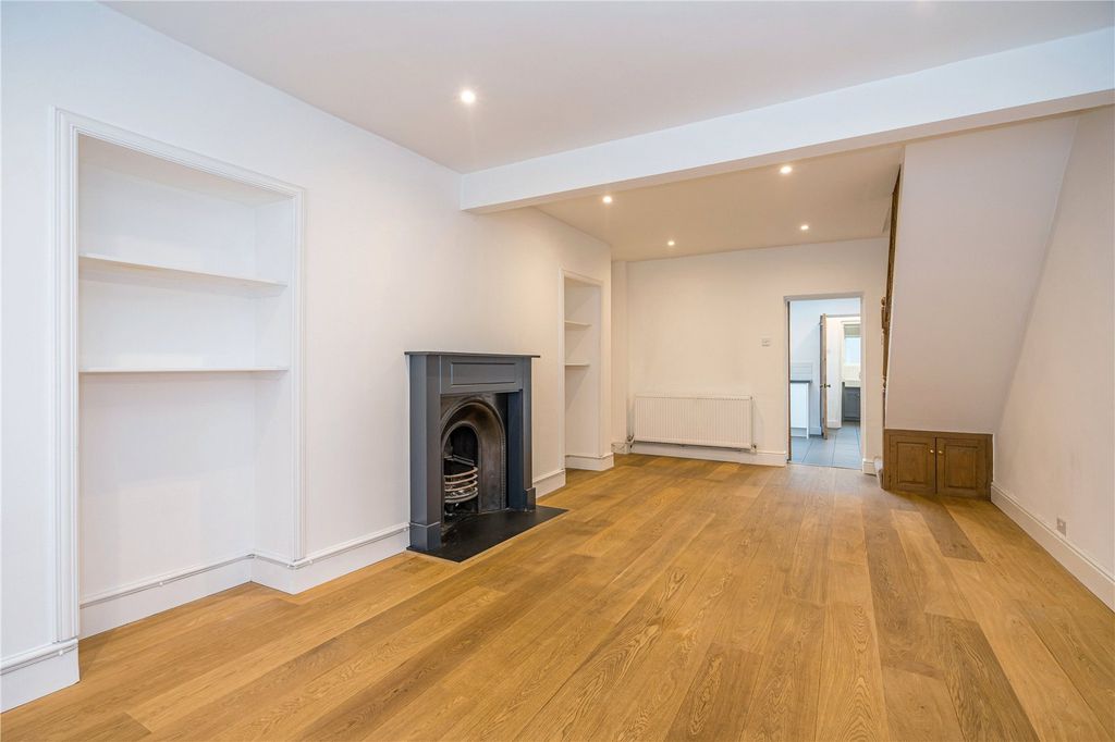 Property photo 3 of 16 Living/Dining Area