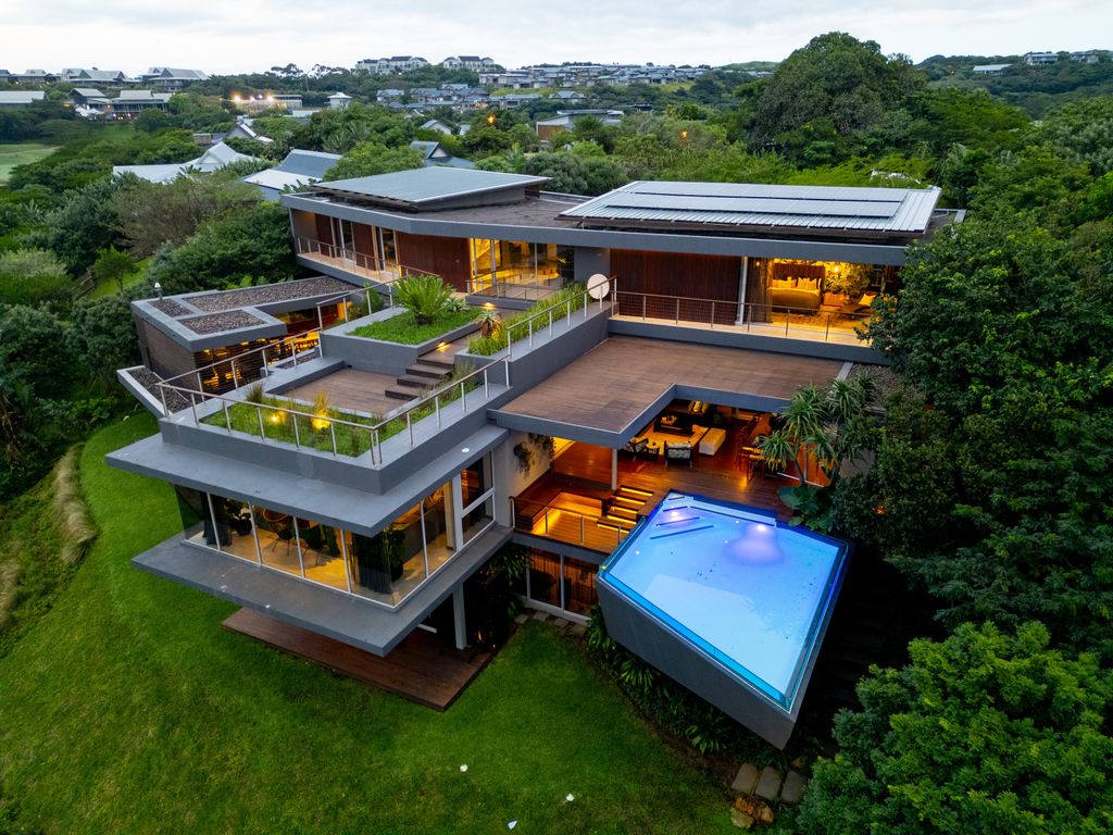 Property photo 1 of 105