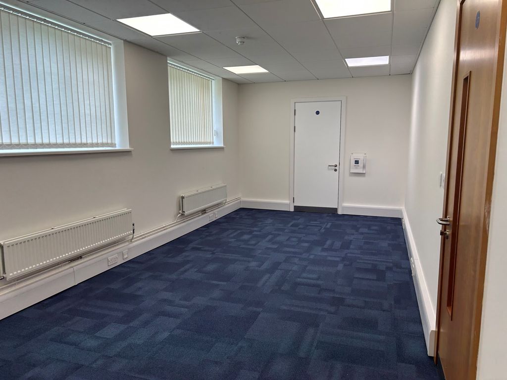 Property photo 2 of 9 Office 50-31