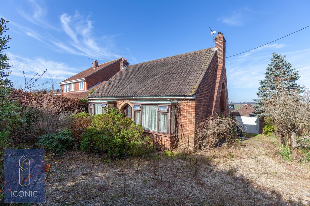 Property photo 1 of 10 Photo 9