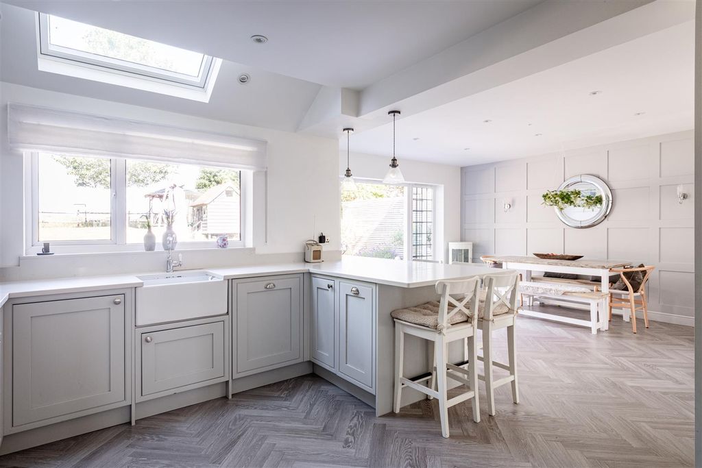 Property photo 2 of 23 Highgate-1.Jpg