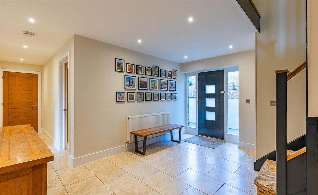 Property photo 2 of 25 Bx1A2571-Hdr.Jpg