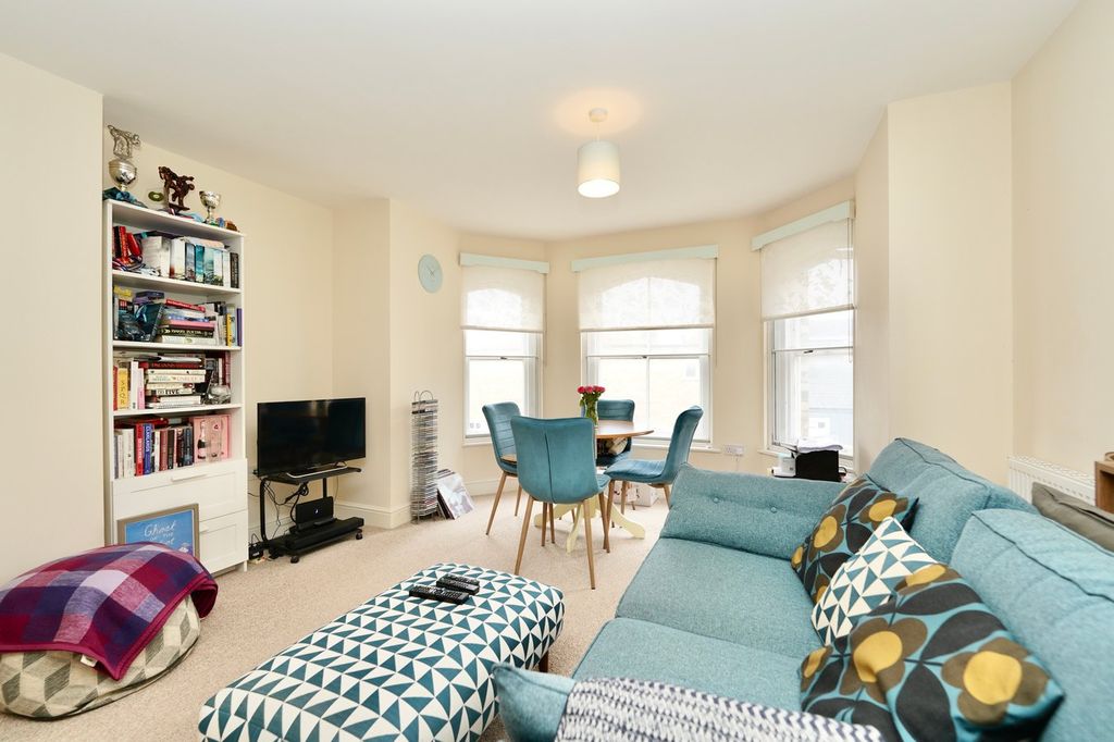 Property photo 2 of 9