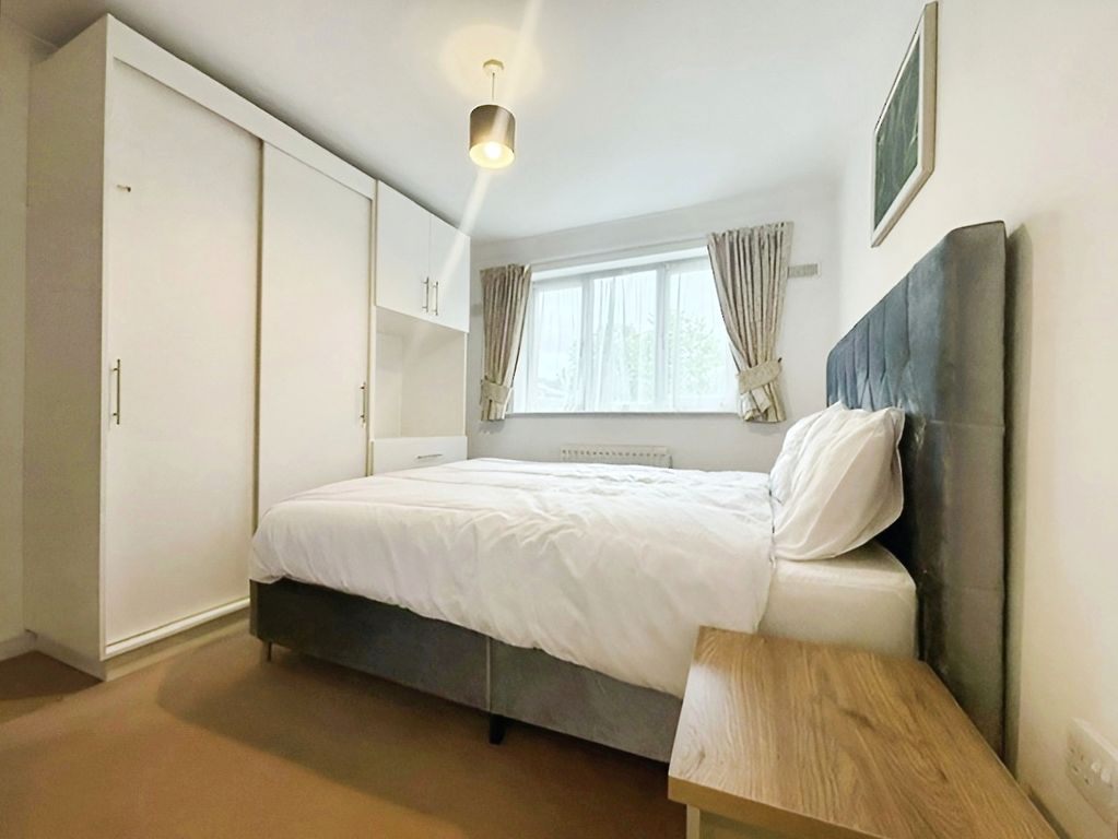 Property photo 3 of 11 40Ff463E-Main 20Bed