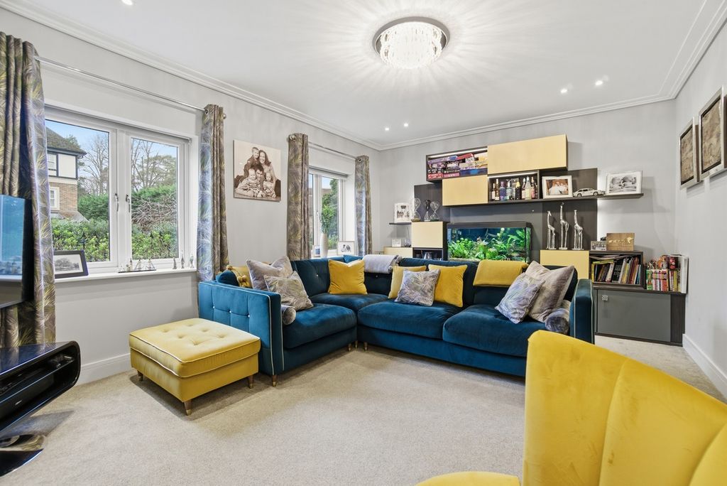 Property photo 3 of 18