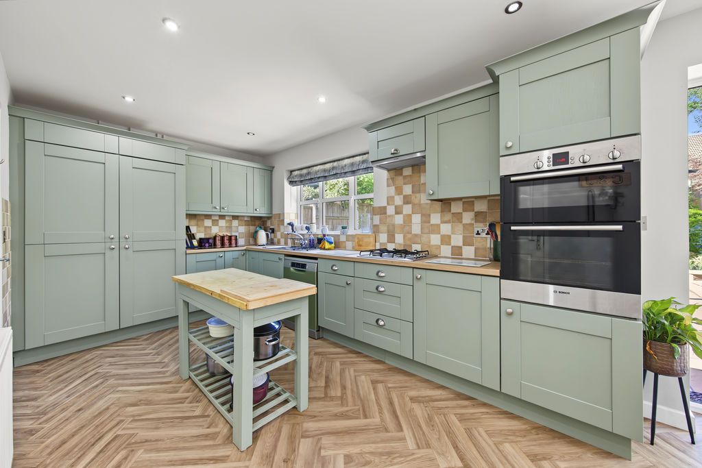 Property photo 3 of 36 Kitchen Diner
