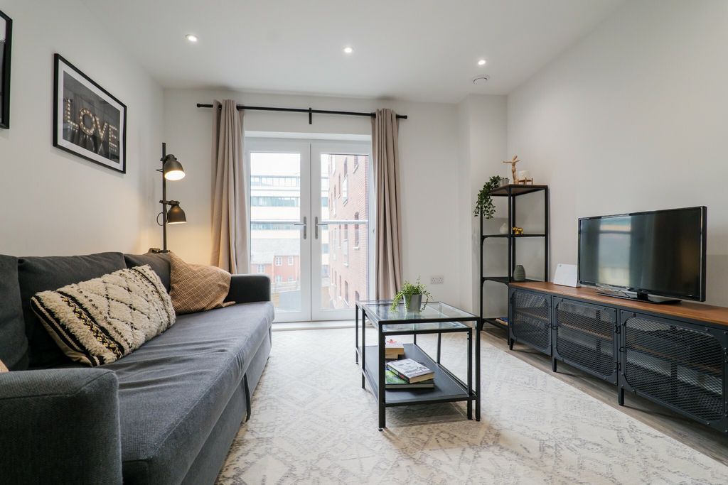 Property photo 2 of 9