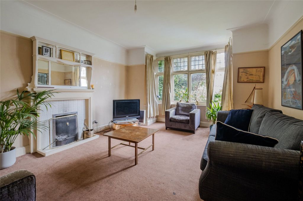 Property photo 2 of 12 Picture No. 10