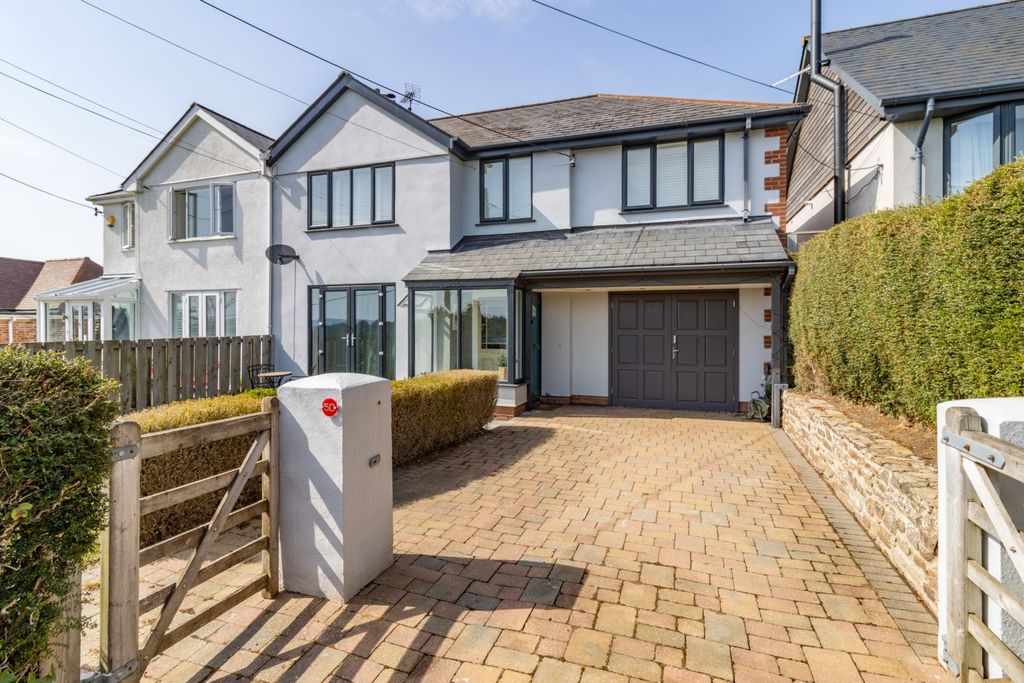 Property photo 2 of 34