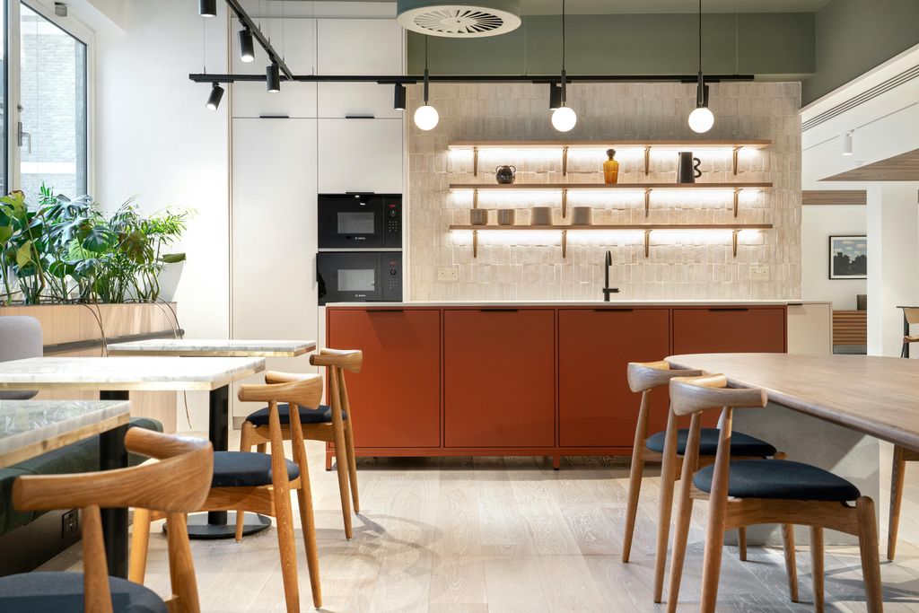 Property photo 2 of 12 Charleshoregentst6.Jpg