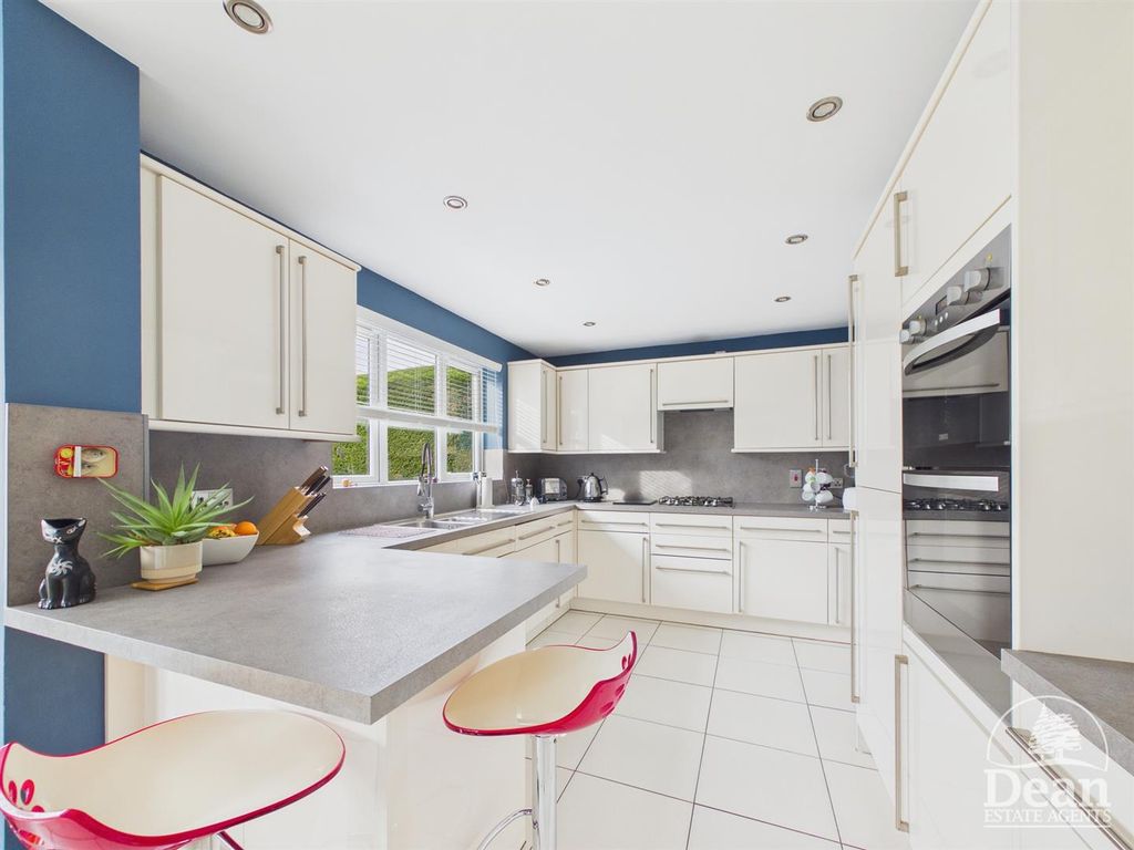 Property photo 3 of 19