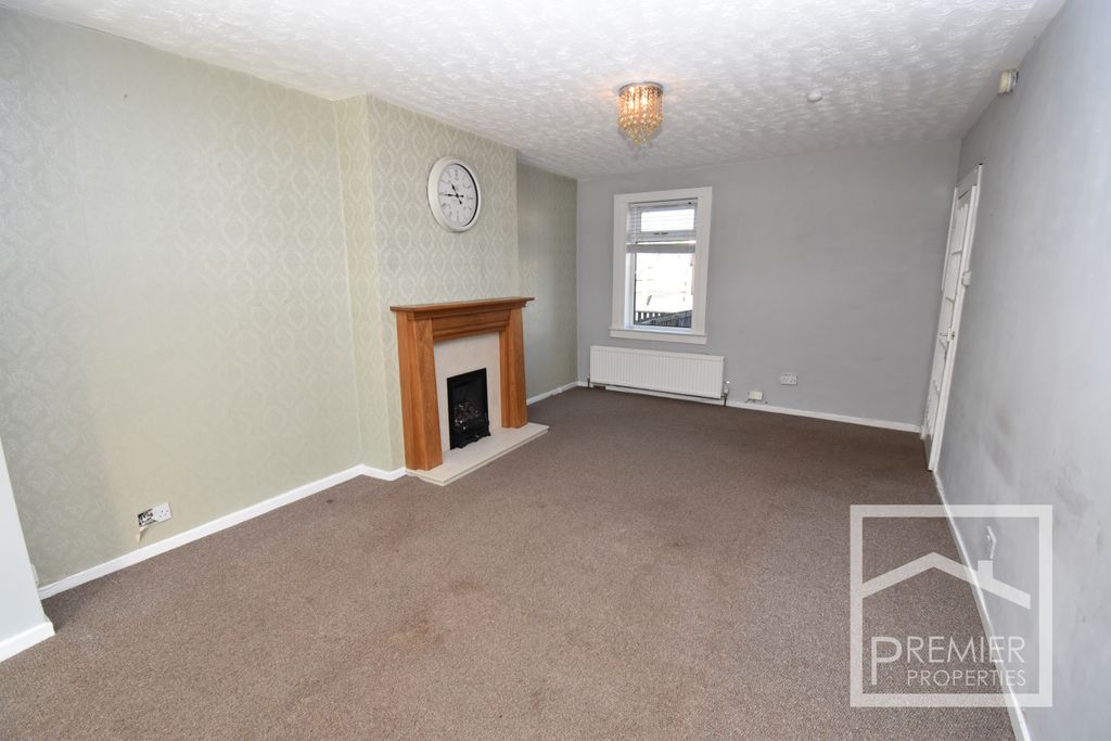 Property photo 2 of 13 Lounge