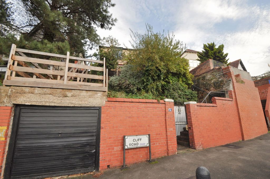 Property photo 3 of 27