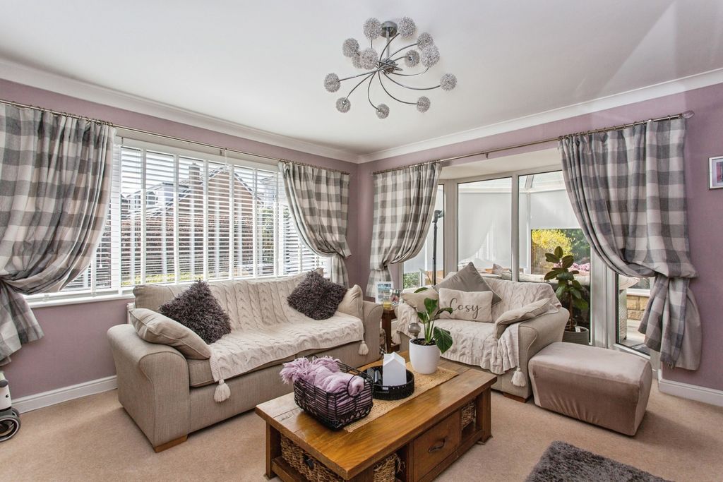 Additional image 5 of 3 bed bungalow for saleSt. Andrews Close, Leyland, Lancashire PR25