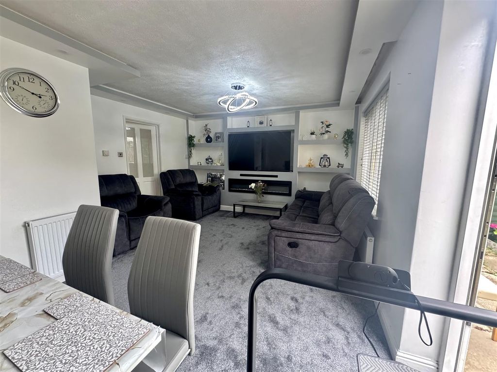 Property photo 2 of 12 Tempimagetvejib.Jpg