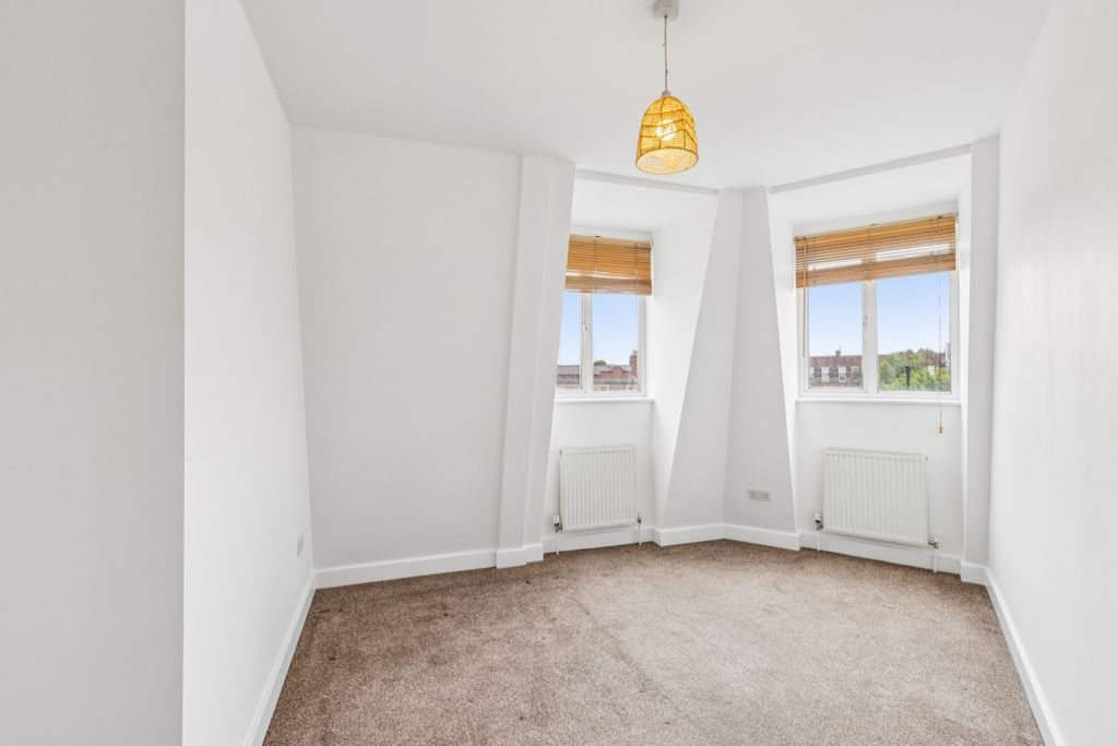 Property photo 2 of 17 6 (23)