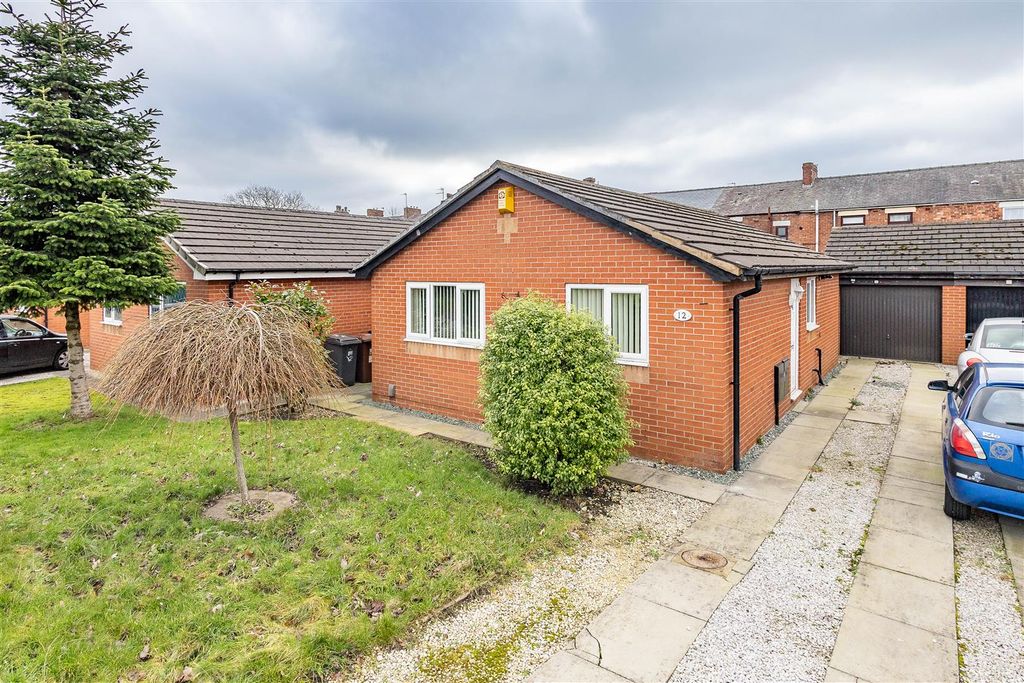 Property photo 1 of 11 Front External