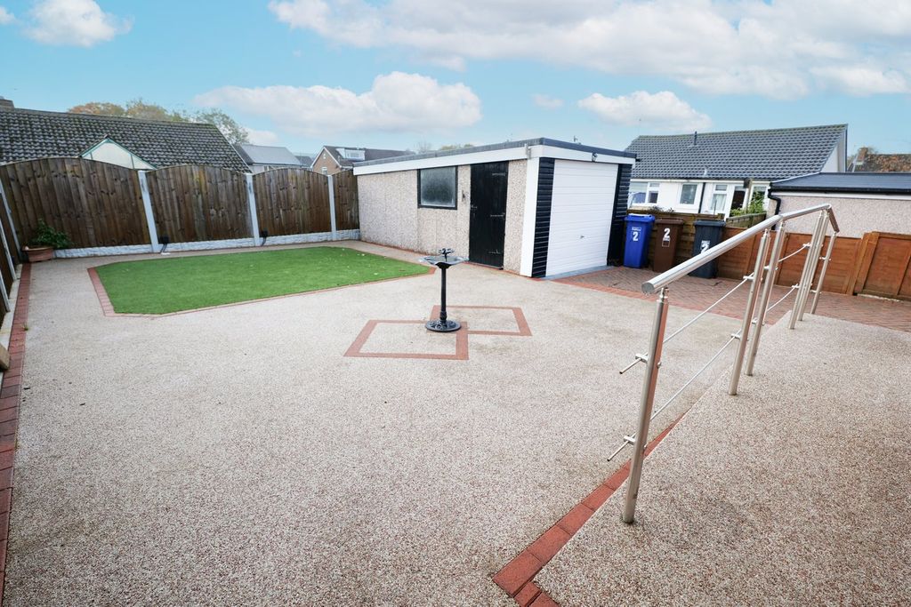 Property photo 3 of 21