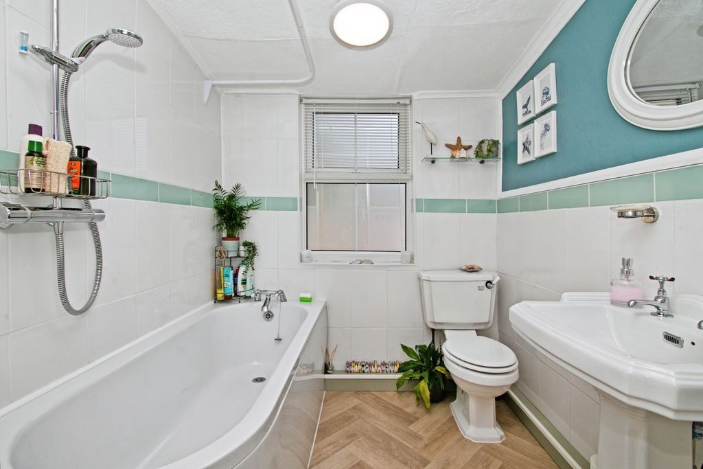 Property photo 3 of 17 Photo