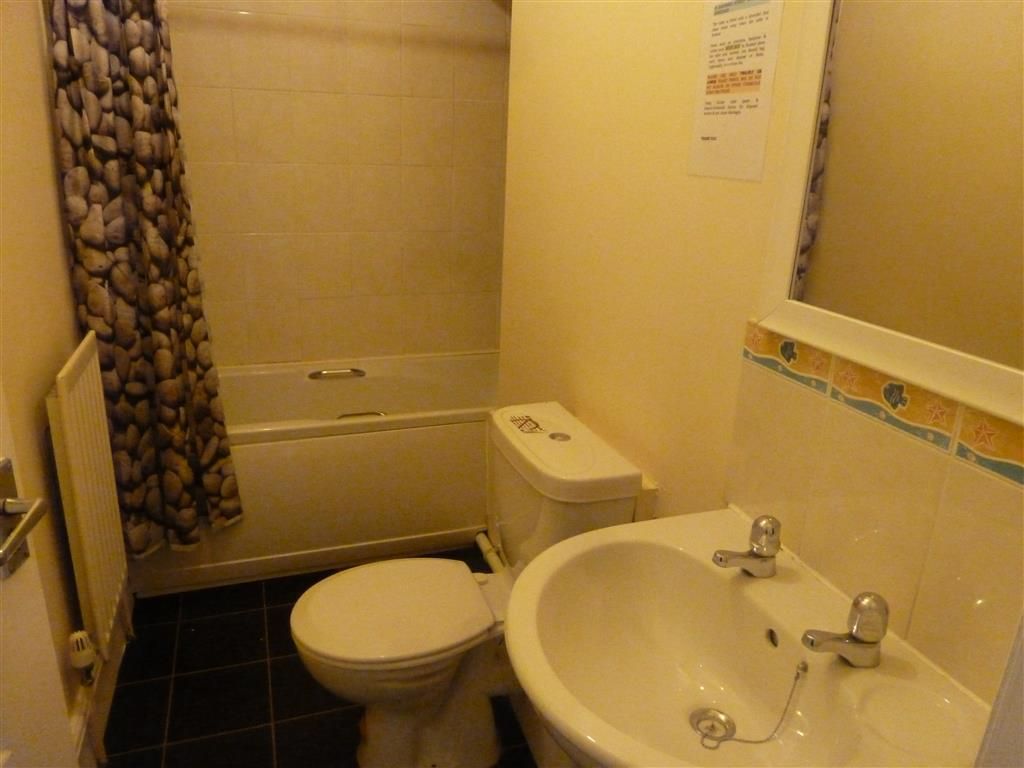 Property photo 3 of 5 Bathroom