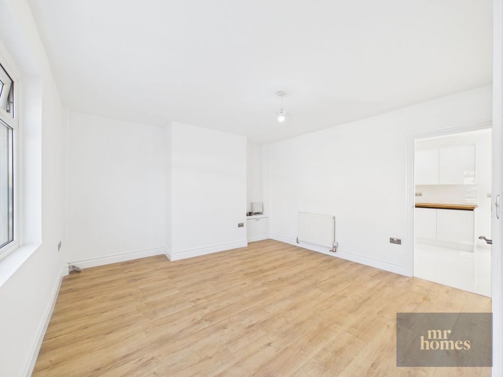 Property photo 3 of 29