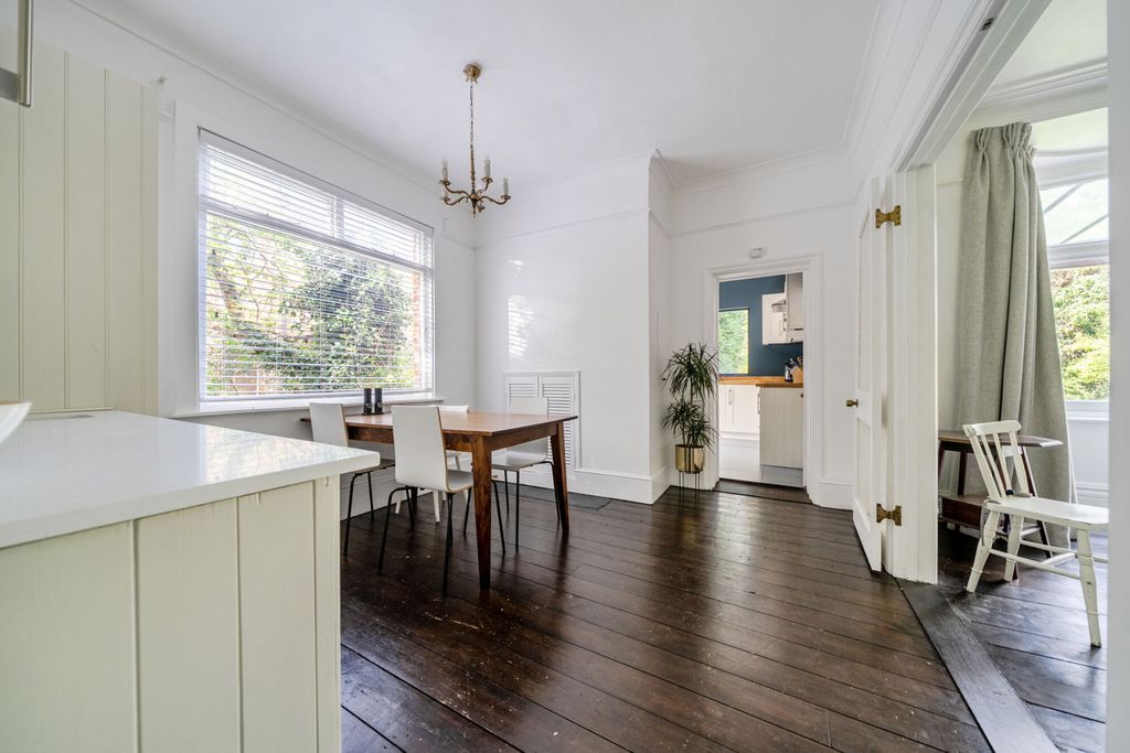 Property photo 3 of 40 1442236-7-69E23ee...