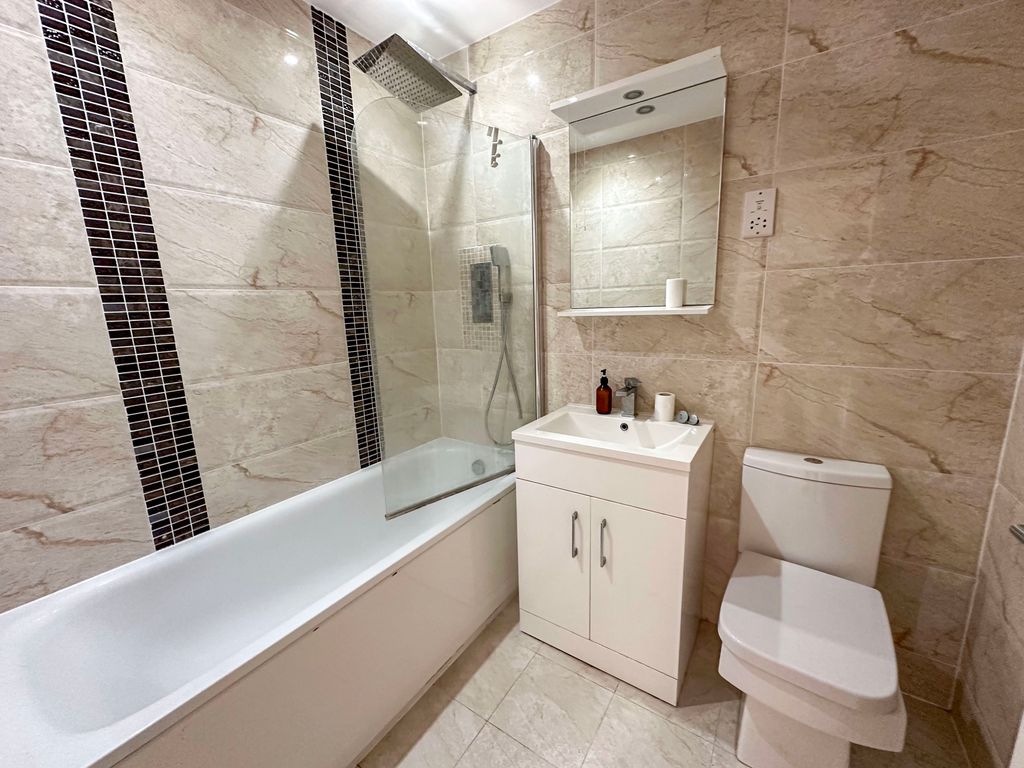 Property photo 3 of 6 Photo 9