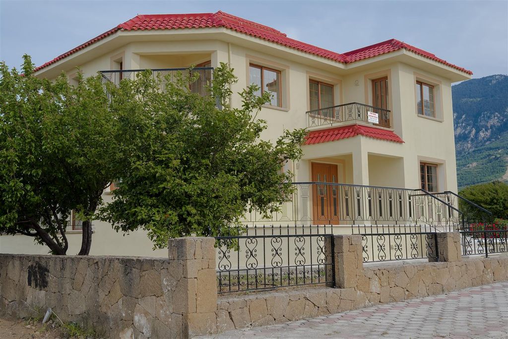 Property photo 1 of 50