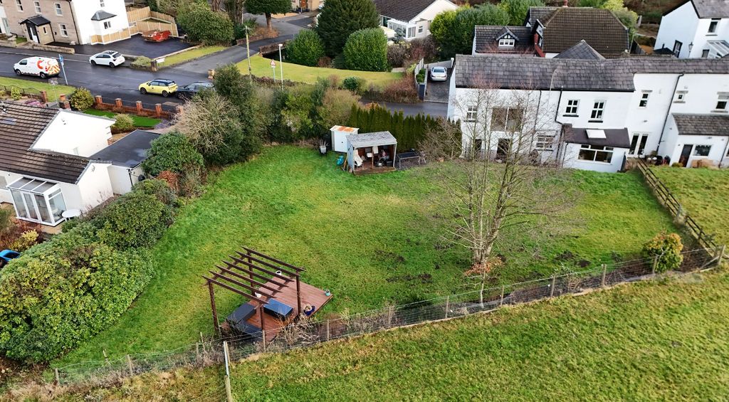 Property photo 2 of 34